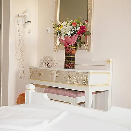 Theonia 2* İstanköy
